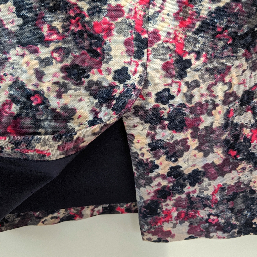 Talbots Cotton Pencil Floral Skirt Size 12 - Picture 3 of 7